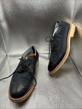 Tommy Hilfiger Navy and Tan Platform Lace-Up Oxfords